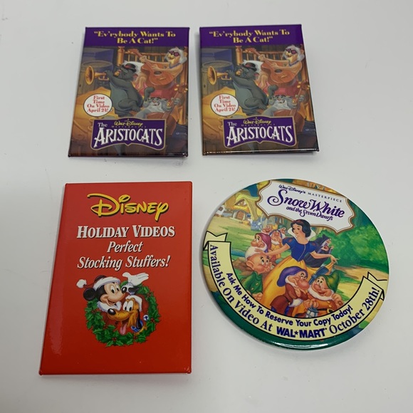 Bundle of Disney Pins | Aristocats Snow White Mickey Christmas | Collectors Pins - Picture 6 of 6